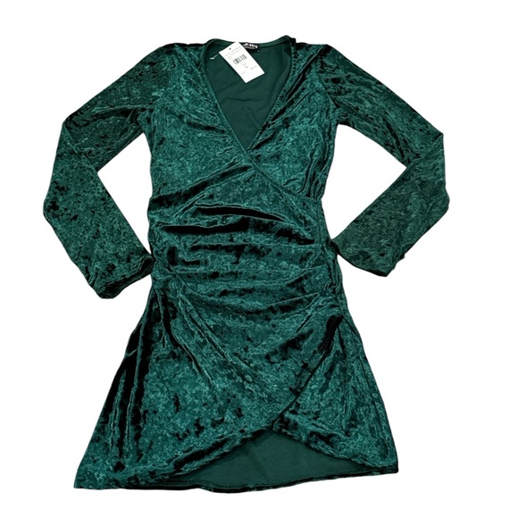 Fashion Nova Riya Crushed Velvet Long Sleeve Dress - Picture 3 of 8